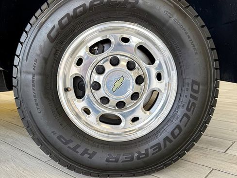 Used 2007 Chevrolet Silverado 2500 LT w/ EZ-Lift Tailgate Package image 18