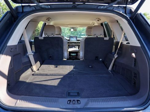 Used 2020 Lincoln Aviator Reserve w/ Elements Package Plus RWD image 36