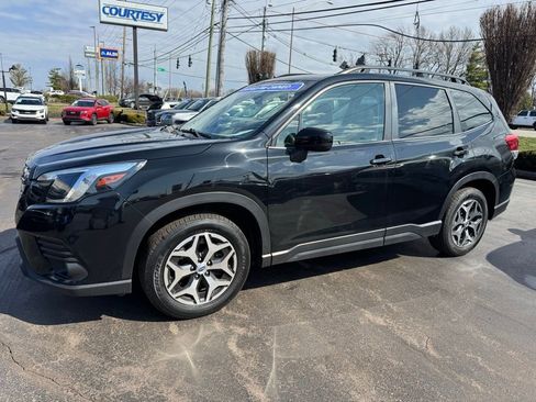 Used 2024 Subaru Forester Premium image 2