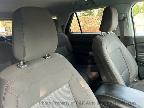 Used 2022 Ford Explorer XLT AWD/4WD image 57