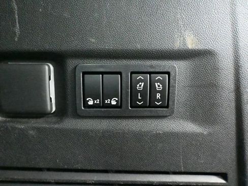 Used 2021 GMC Yukon XL AT4 AWD/4WD image 49