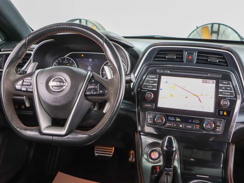 Used 2023 Nissan Maxima SR w/ Sport Mat Group FWD image 17