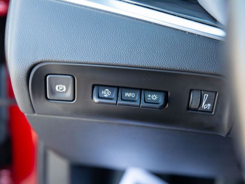 Used 2024 Buick Enclave Premium image 18