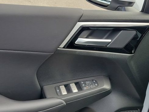 New 2026 Mitsubishi Outlander SE FWD image 22