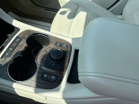 Used 2023 GMC Acadia Denali AWD/4WD image 21
