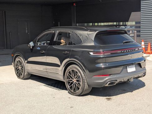 New 2026 Porsche Cayenne image 3
