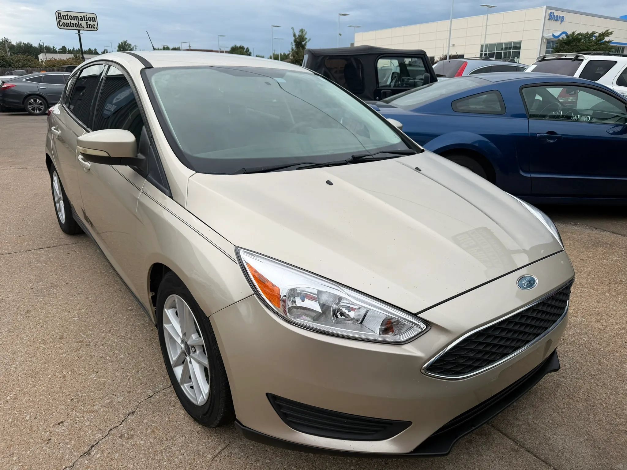 Used 2017 Ford Focus SE FWD image 3