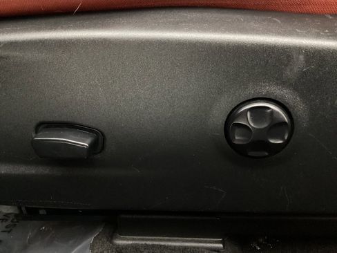 Used 2018 Dodge Challenger GT w/ Driver Convenience Group image 34