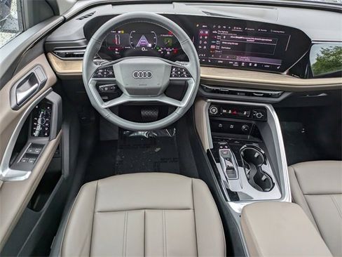Used 2025 Audi Q5 Premium w/ Convenience Package image 17