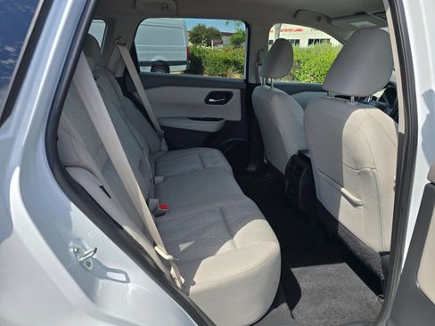 Used 2025 Nissan Rogue SV FWD image 29