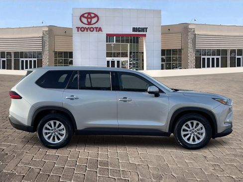 Certified 2025 Toyota Grand Highlander AWD image 9