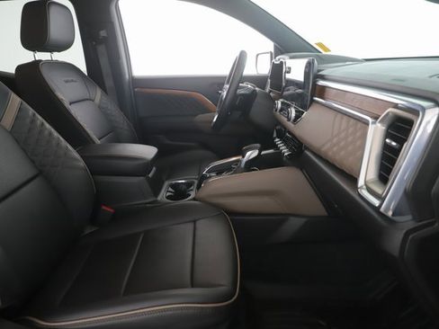 Used 2024 GMC Canyon Denali image 31