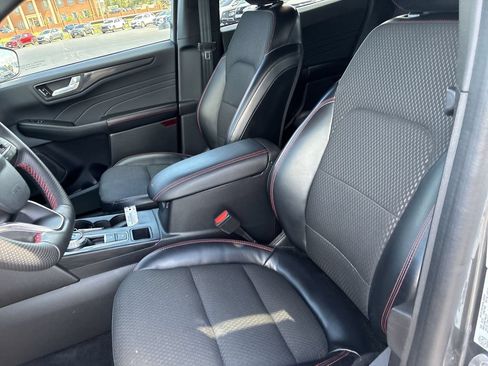 Used 2023 Ford Escape ST-Line w/ Tech Pack #1 AWD/4WD image 11