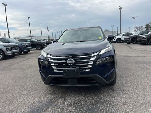 Used 2025 Nissan Rogue SV image 8