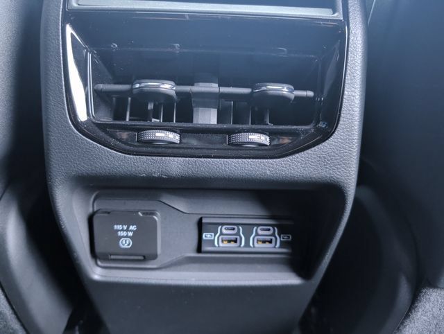 Used 2024 Jeep Grand Cherokee Laredo X w/ Luxury Tech Group I AWD/4WD image 30