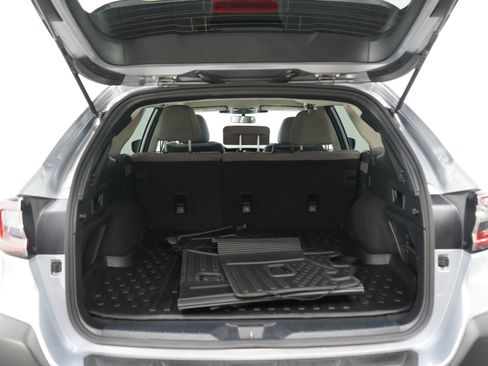 Used 2025 Subaru Outback Premium AWD/4WD image 16