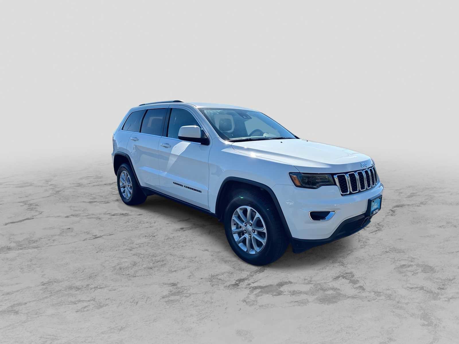 Used 2021 Jeep Grand Cherokee Laredo X AWD/4WD image 2