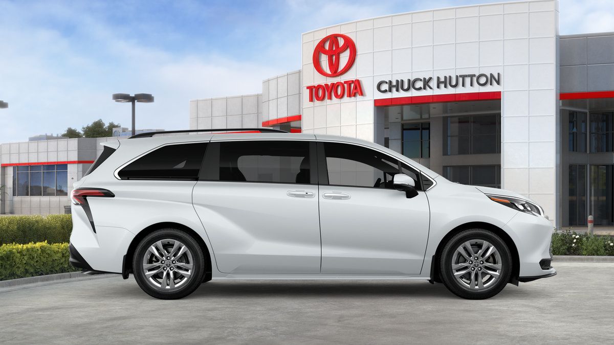 Certified 2026 Toyota Sienna XLE AWD/4WD image 48