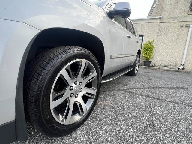 Used 2019 Cadillac Escalade Luxury AWD/4WD image 29