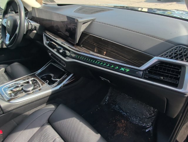 Used 2025 BMW X7 xDrive40i AWD/4WD image 39