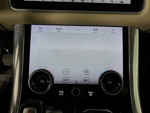 Used 2019 Land Rover Range Rover Sport HSE image 18