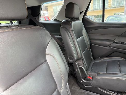 Used 2020 Chevrolet Traverse LT w/ LT Premium Package FWD image 12