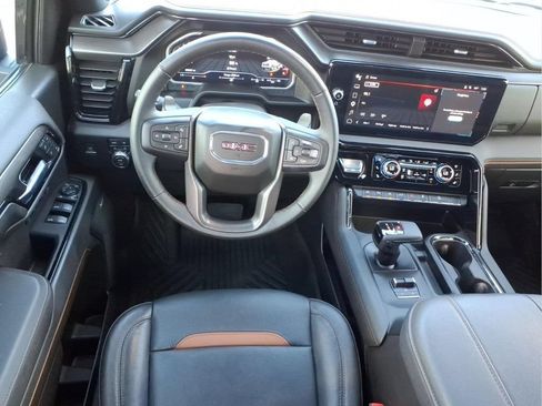 Used 2023 GMC Sierra 1500 AT4 w/ AT4 Premium Package AWD/4WD image 18