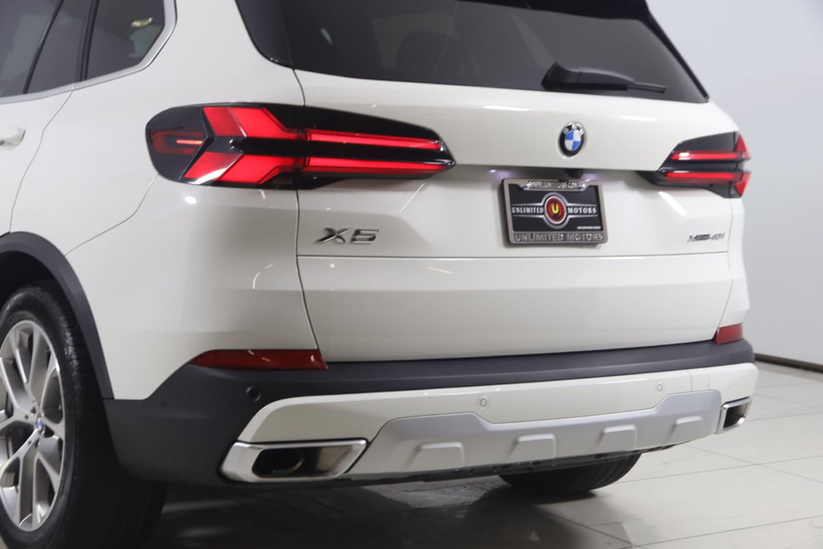 Used 2024 BMW X5 xDrive40i w/ Parking Assistance Package AWD/4WD image 21