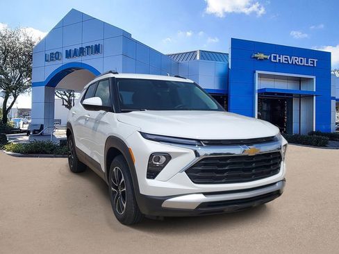 New 2026 Chevrolet TrailBlazer LT w/ Convenience Package FWD image 2