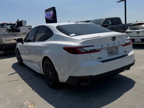 Used 2025 Toyota Camry SE w/ Convenience Package FWD image 4