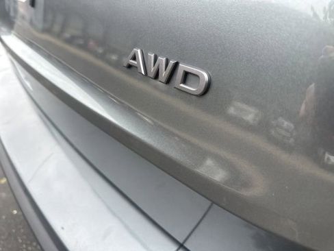 Used 2025 Nissan Rogue SV AWD/4WD image 12