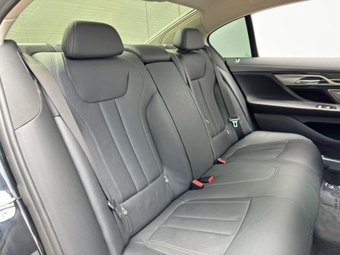 Used 2019 BMW 740i RWD image 41