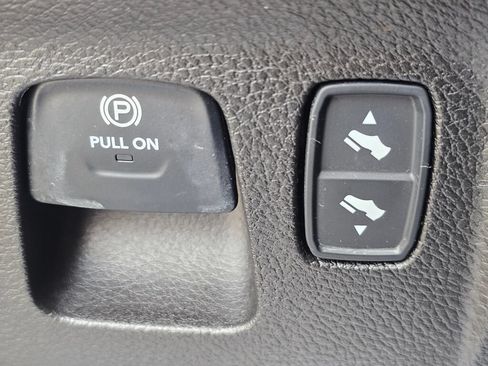 Used 2019 RAM 1500 Laramie w/ Sport Appearance Package AWD/4WD image 27