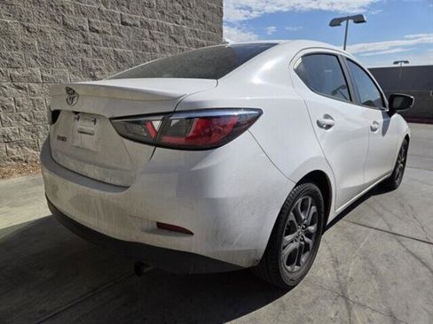 Used 2019 Toyota Yaris LE image 4