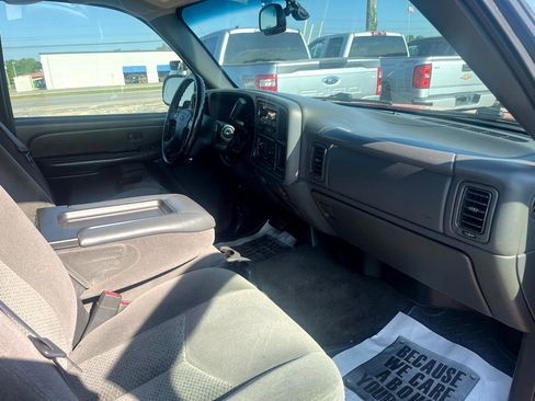 Used 2005 Chevrolet Silverado 1500 LS w/ Light Duty Power Package image 11