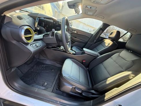 New 2026 Chevrolet Trax LT w/ Driver Confidence Package image 13