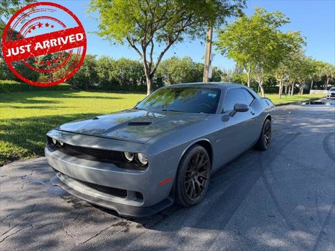 Used 2017 Dodge Challenger R/T w/ Driver Convenience Group RWD image 2
