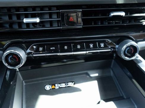 New 2026 Chevrolet Suburban Premier AWD/4WD image 20