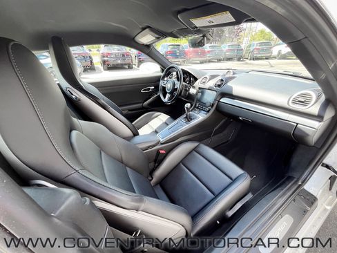 Used 2018 Porsche 718 Cayman RWD image 24
