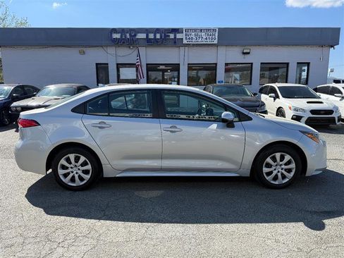 Used 2024 Toyota Corolla LE image 5