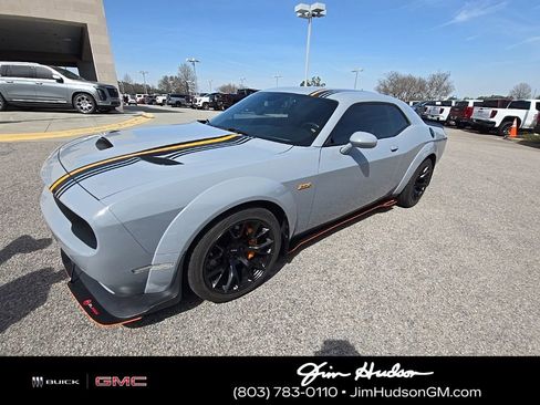 Used 2022 Dodge Challenger R/T Scat Pack image 1