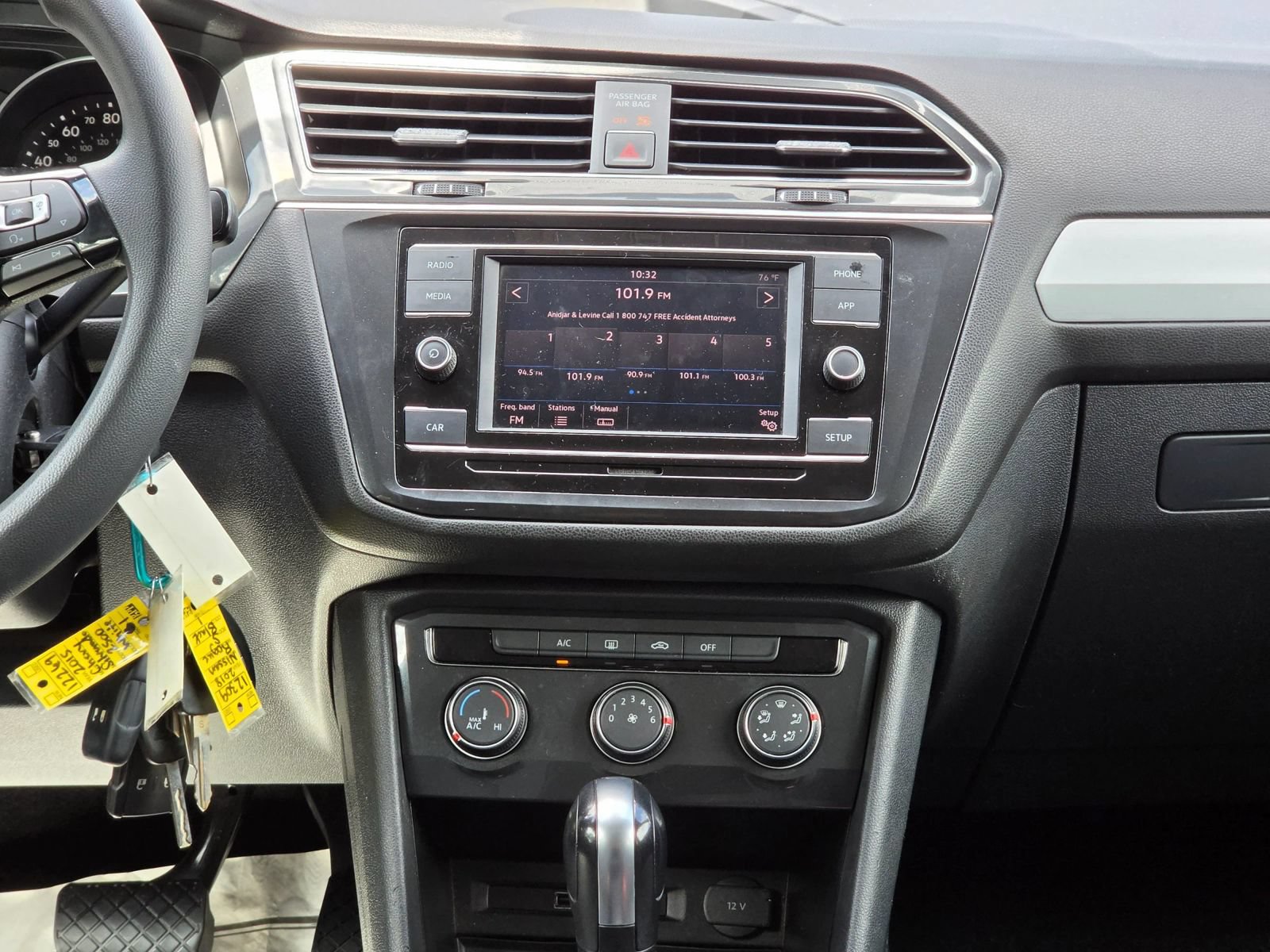 Used 2018 Volkswagen Tiguan S FWD image 12