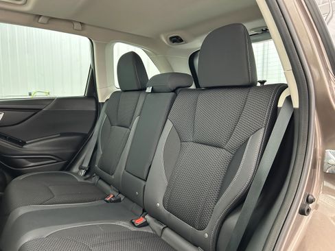 Used 2023 Subaru Forester Premium image 28