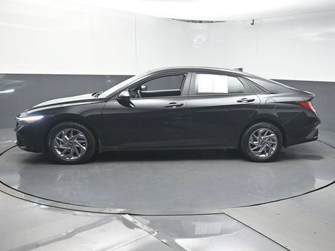 Used 2026 Hyundai Elantra Hybrid FWD image 5