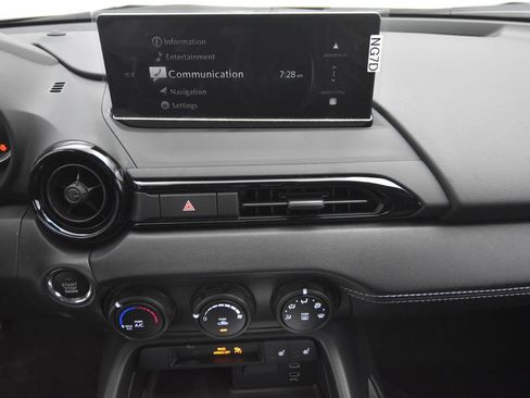 New 2026 MAZDA MX-5 Miata Club w/ Weather Package RWD image 32