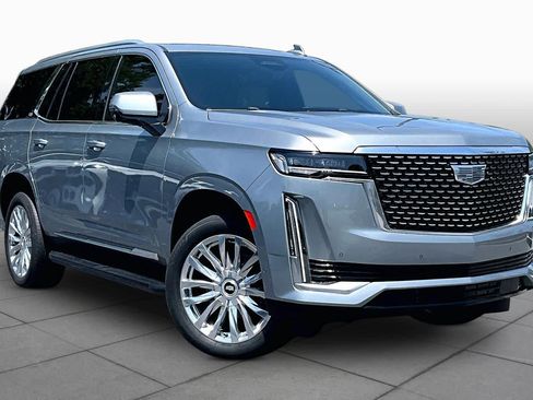 Used 2024 Cadillac Escalade Premium Luxury AWD/4WD image 3