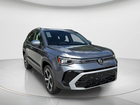 New 2026 Volkswagen Taos SEL AWD/4WD image 3