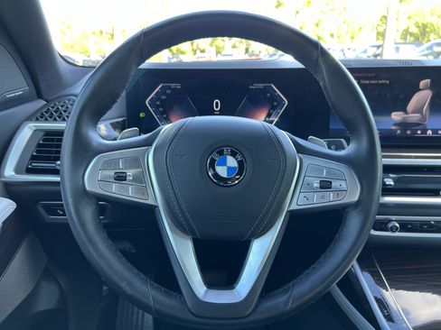 Certified 2024 BMW X7 xDrive40i w/ Premium Package AWD/4WD image 18