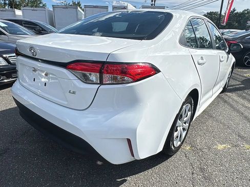 Used 2024 Toyota Corolla LE FWD image 5