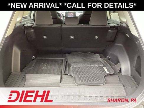 Used 2020 Toyota RAV4 XLE w/ Convenience Package AWD/4WD image 12